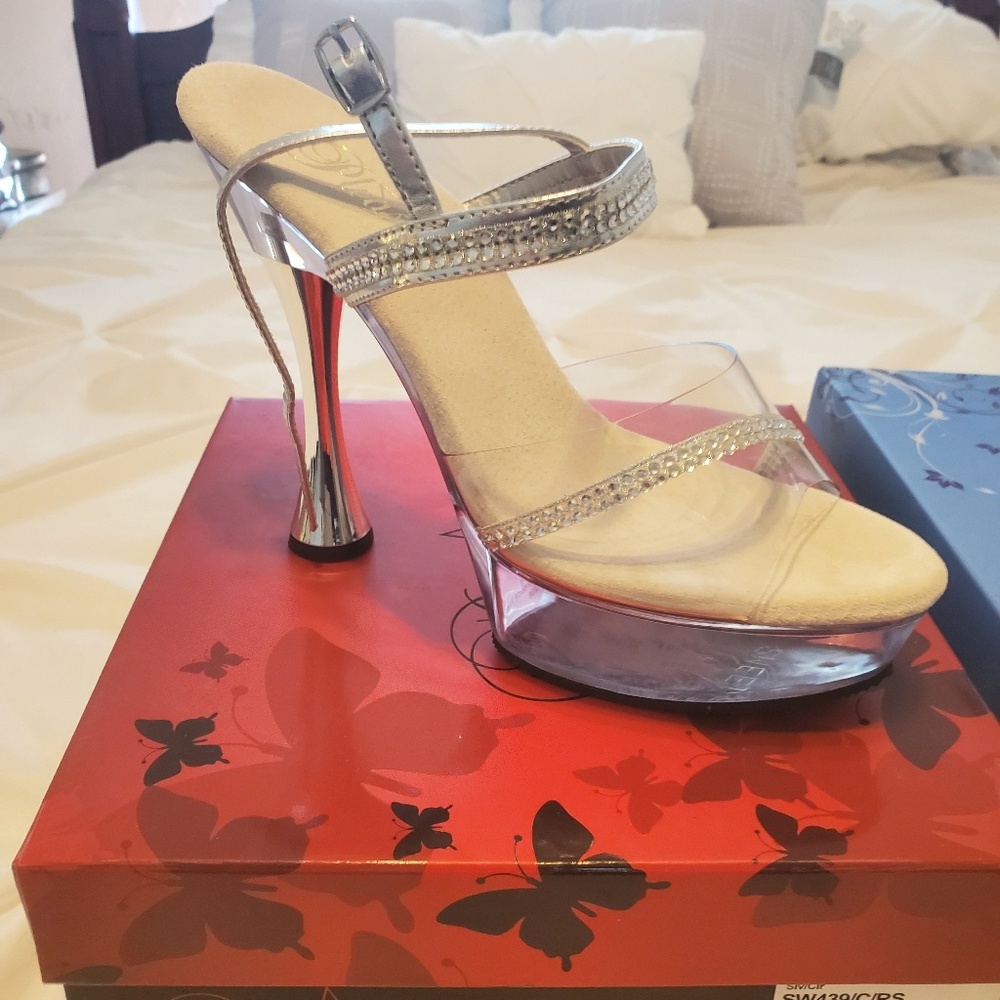 Stage heels